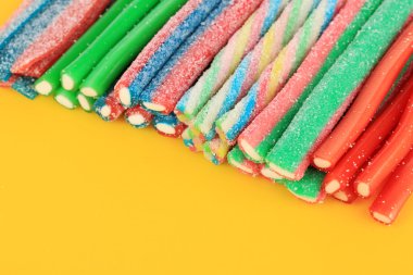 üzerinde sarı adam tatlı jöleli şekerler