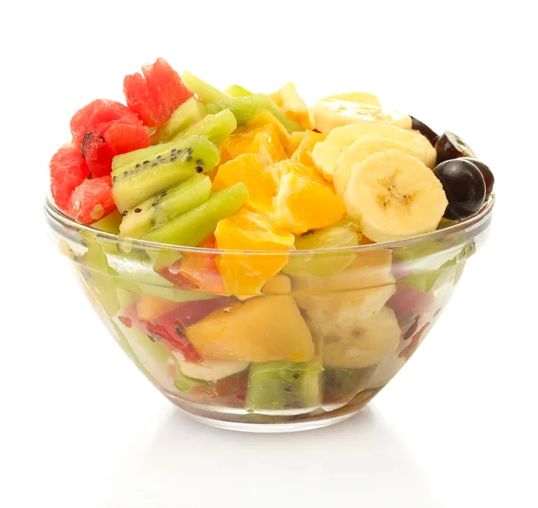 Ensalada de frutas frescas en tazón aislado en blanco —  Fotos de Stock