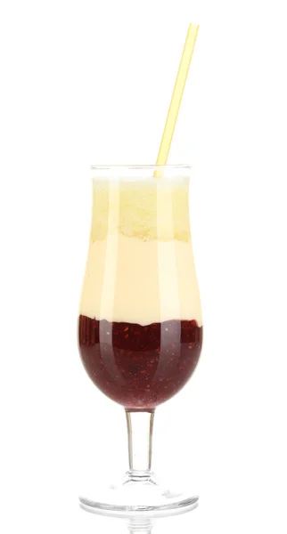 Délicieux smoothie aux fruits isolé sur blanc — Photo