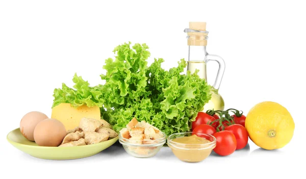 Bahan-bahan untuk salad Caesar, diisolasi dengan warna putih — Stok Foto