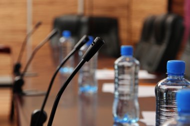 Oda yakın çekim toplantı masa