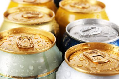 metal teneke üzerinde beyaz izole