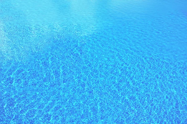 Água azul na piscina — Fotografia de Stock