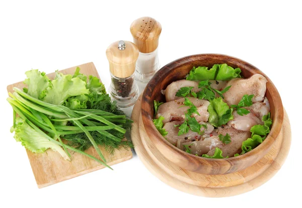Kuřecí maso v dřevěné misky, byliny, koření, izolované na bílém — Stock fotografie