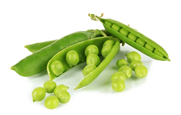 Guisantes verdes dulces aislados en blanco —  Fotos de Stock