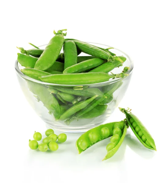 Sweet green peas in bowl isolated on white — Stock Photo, Image