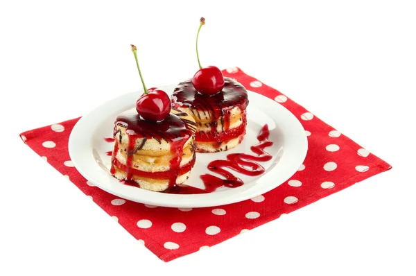 잼 및 딸기 흰색 절연 접시에 맛 있는 비스킷 케이크 — 스톡 사진