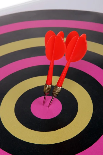 Zielscheibe mit Darts aus nächster Nähe — Stockfoto