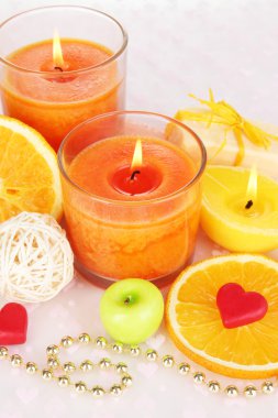 romantik yanan mumlar yakın çekim