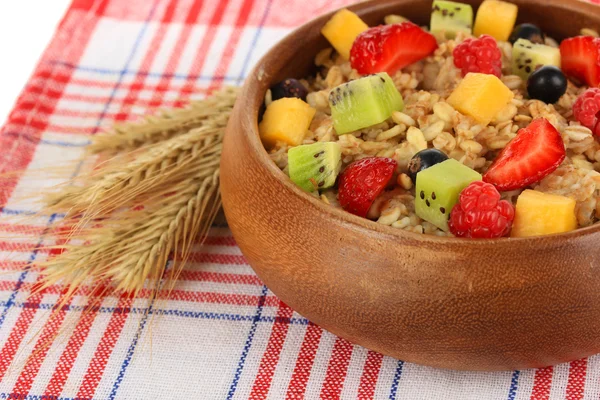 Oatmeal with fruits close-up — Stock Photo, Image