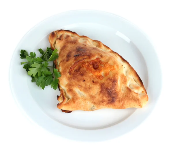 Pizza calzone na stole izolovaných na bílém — Stock fotografie