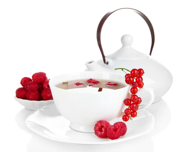 Φλιτζάνι τσάι berry που απομονώνονται σε λευκό — Φωτογραφία Αρχείου