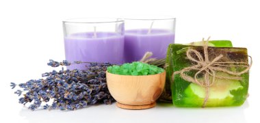 sabun ve üzerinde beyaz izole taze lavanta Lavanta Mum