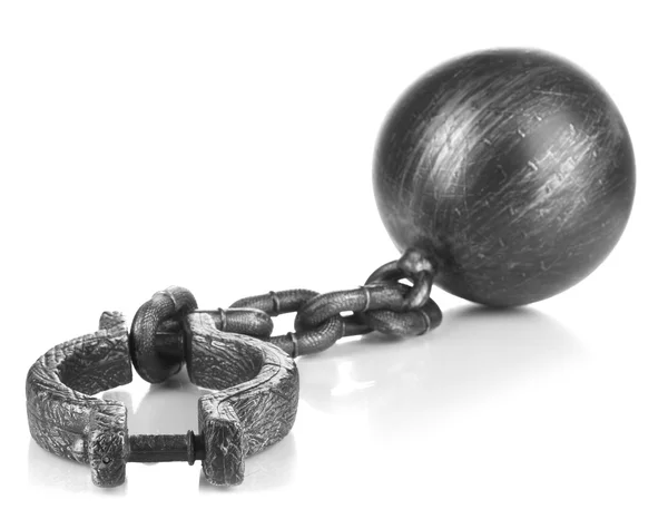 Μπάλα και αλυσίδα που απομονώνονται σε λευκό — Φωτογραφία Αρχείου