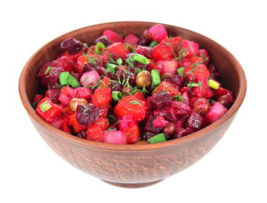 Pancar salatası üzerine beyaz izole kase