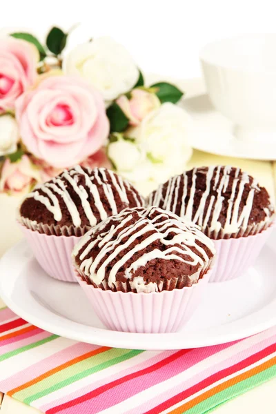 Zoete chocolade cupcakes close-up — Stockfoto