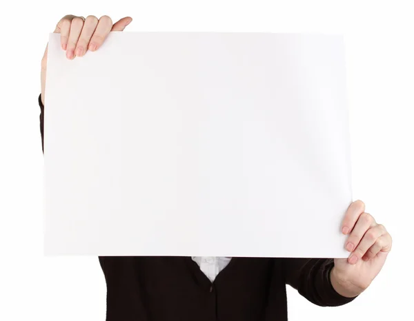Mujer sosteniendo un cartel en blanco delante de su cara, aislada en blanco —  Fotos de Stock