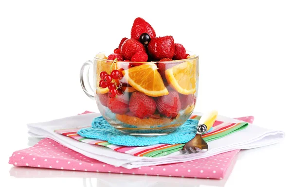Ensalada de frutas útil en taza de vidrio aislada en blanco —  Fotos de Stock