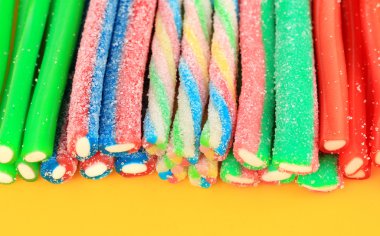 üzerinde sarı adam tatlı jöleli şekerler