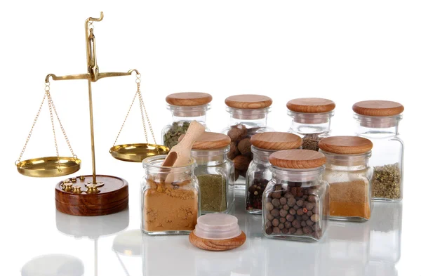 Försäljning av kryddor isolerad på vit — Stockfoto