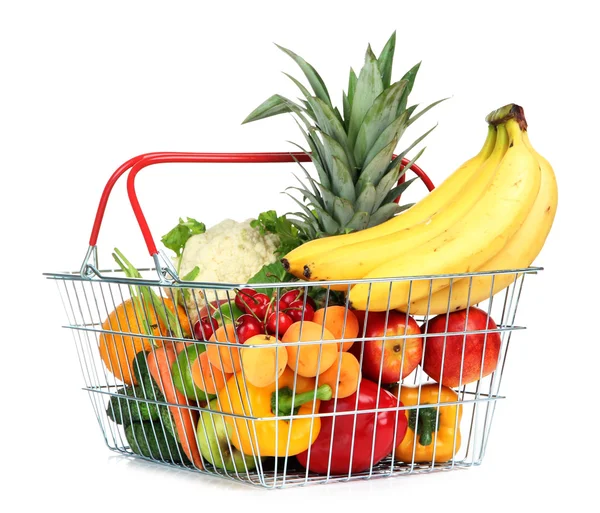 Surtido de frutas y verduras frescas en canasta metálica, aisladas en blanco —  Fotos de Stock