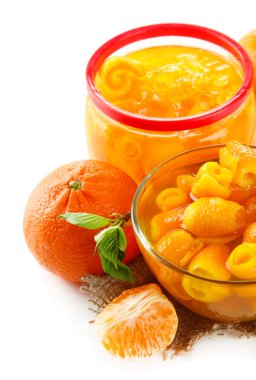lezzet ve üzerinde beyaz izole mandalina, portakal reçeli