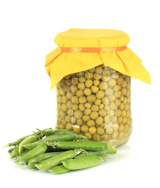 Beyazlar üzerinde yeşil bezelyeler