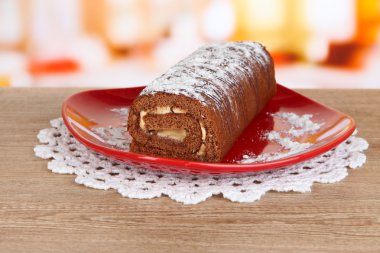 tatlı tabağı mutfak masasında rulo