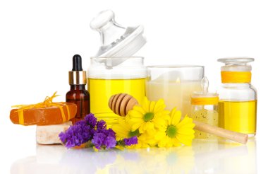 yağlar ve üzerinde beyaz izole bal kokulu bal spa