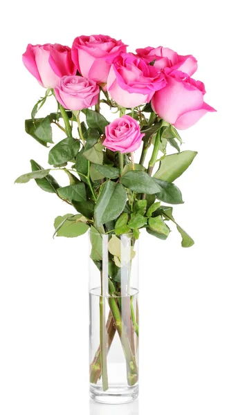 Красивые розовые розы в вазе изолированы на белом — стоковое фото