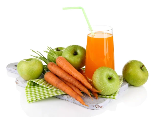 Glas Saft, Äpfel und Karotten, isoliert auf weiß — Stockfoto