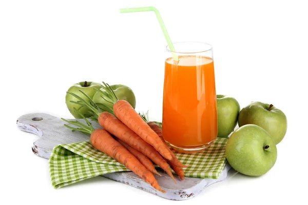 Ποτήρι χυμό, τα μήλα και τα καρότα, που απομονώνονται σε λευκό — Φωτογραφία Αρχείου