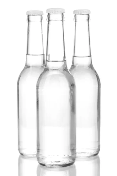 Bottiglie d'acqua isolate su bianco — Foto Stock