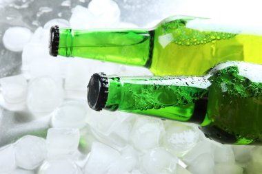bira buz küpleri ile yakın çekim