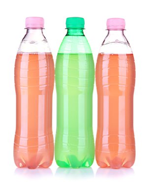 niños jugando en el castillo de edificio arena de playa