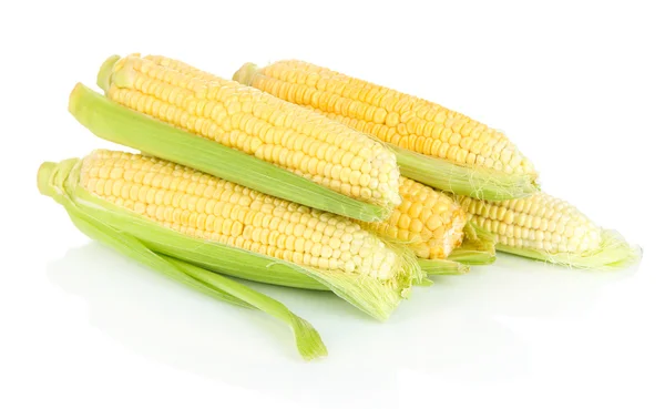 Świeże warzywa kukurydziane izolowane na białym — Zdjęcie stockowe