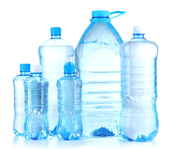 Botellas de agua, aisladas sobre blanco — Foto de Stock