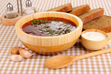 lezzetli borsch üzerinde tablo yakın çekim