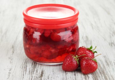 ev yapımı berry reçel ahşap tablo