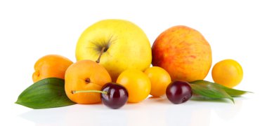 aydınlık yaz meyve üzerinde beyaz izole