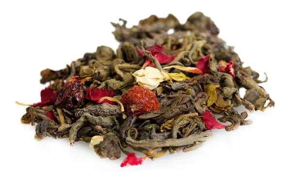 Kupie aromatyczne jasmin suchej herbaty liści na białym tle — Zdjęcie stockowe