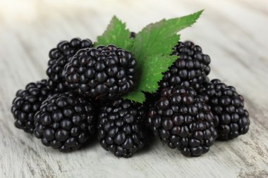 tatlı Blackberry'li üzerinde tablo yakın çekim