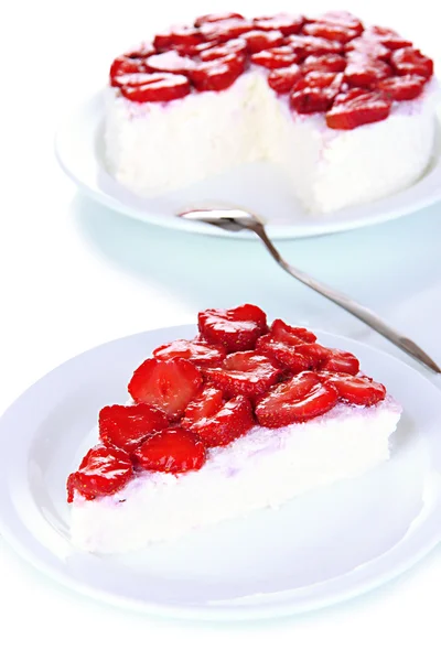 Cheesecake with fresh steawberry on white plate closeup — Stock Photo, Image