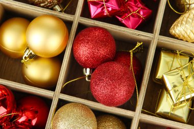 ahşap kutu Noel süsleri arka plan ile dolu