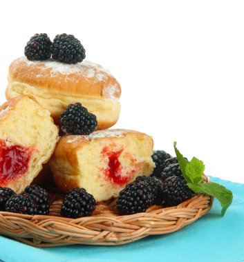 çilek, beyaz izole ile lezzetli börekler