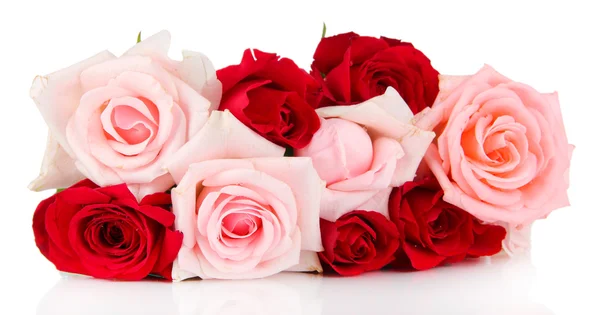 Красивий букет з троянд ізольований на білому — стокове фото