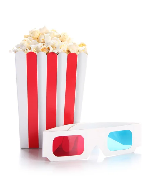 Popcorn och 3d-glasögon, isolerad på vit — Stockfoto