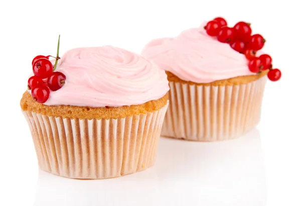 Velsmagende muffins med bær isoleret på hvid - Stock-foto