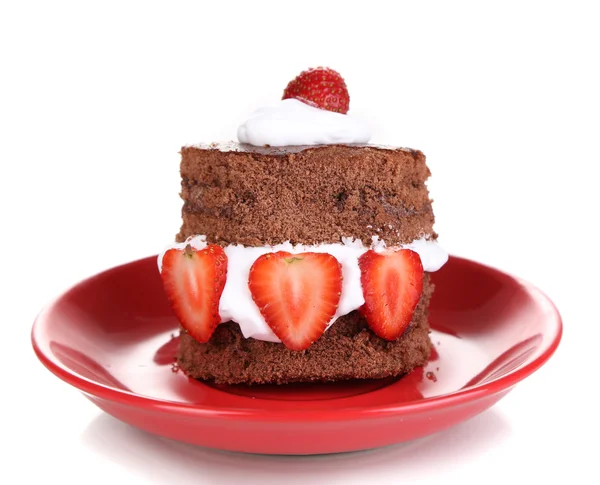 Torta al cioccolato con fragola isolata su bianco — Foto Stock