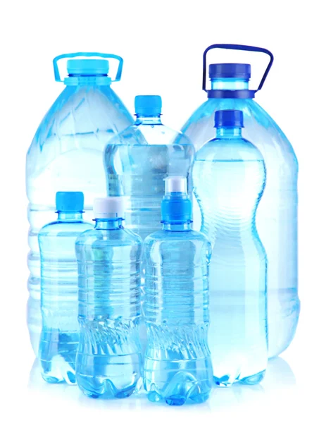 Botellas de agua, aisladas sobre blanco — Foto de Stock